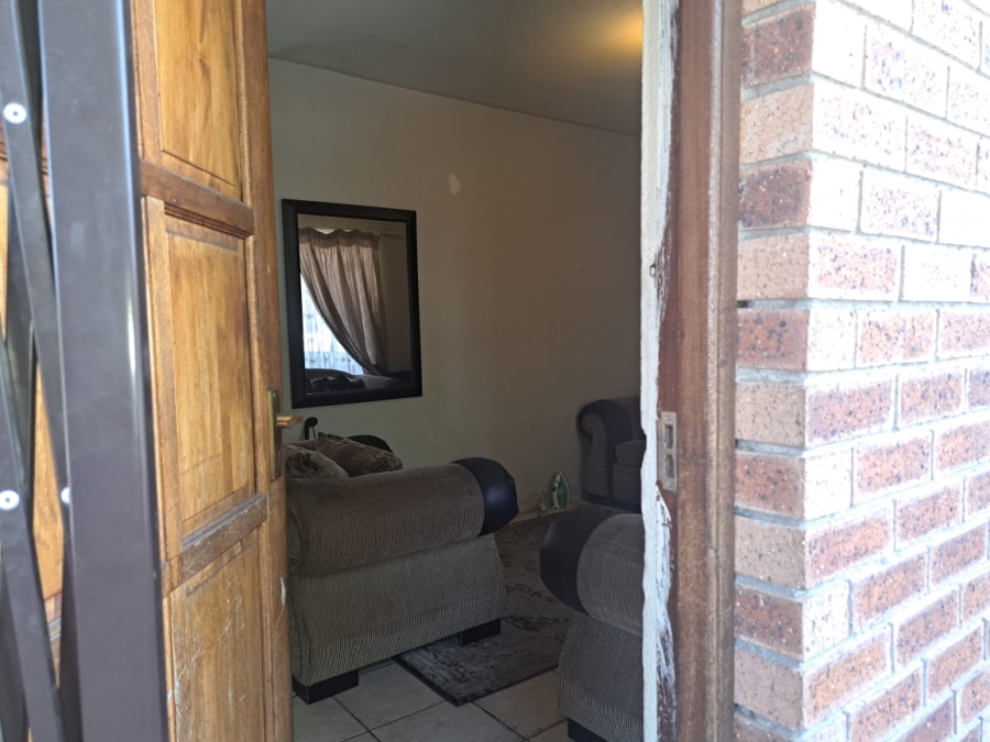 1 Bedroom Property for Sale in Rustenburg Central North West